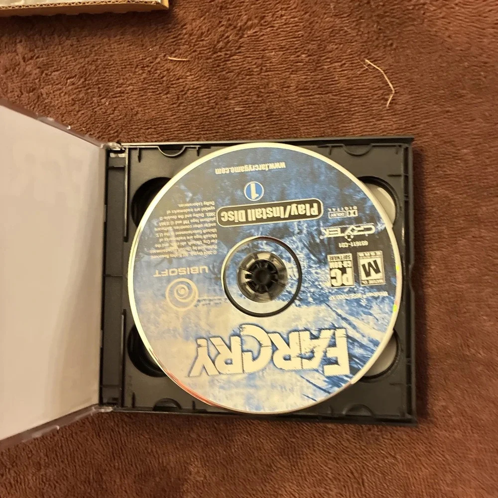 Far Cry - PC CD-ROM Windows CIB Ubisoft With Box 5 Disc And Manual Complete
